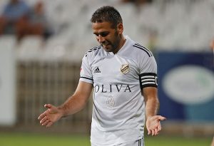 KVALIFIKACIJE ZA LK: Čukarički imao više od igre, ali ne i rešenje za parkiran autobus! (FOTO)