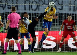 UEFA JE ODLUČILA: U revanšu, crno-belima sudi arbitar kom su navijači pre dve godine pretili da će ga ubiti!