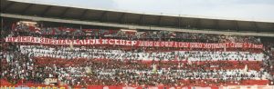 DELIJE PRIVUKLE PAŽNJU NOVOM KOREOGRAFIJOM: Navijači Crvene zvezde bakljadom dočekali svoje igrače! (FOTO) (VIDEO)