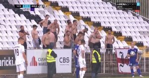 SKANDAL NA BANOVOM BRDU: Navijači Voždovca uputili rasističke uvrede fudbaleru Čukaričkog! (VIDEO) (FOTO)