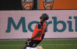 UŽASNE VESTI STIŽU IZ FRANCUSKE: Žena bacila kiselinu u lice fudbalera!