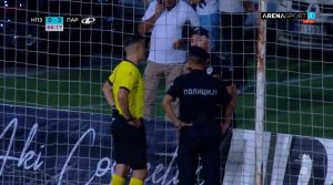 HAOS U NOVOM PAZARU, MEČ JE PREKINUT: Domaći neće na teren ako Grobari ne napuste stadion!