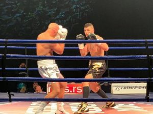 NAŠ BOKSER DEO SPEKTAKLA NA STADIONU TOTENHEMA: Crnogorac srpskih korena rame uz rame sa Džošuom u Londonu!