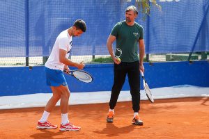 CEO SVET JE PROTIV NOVAKA, HRVATI GA BRANE: Kreteni, Novak je prekrasan i ulazi u anale teniskog sporta!