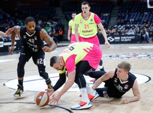 LOKOMOTIVA SKLAPA EKIPU: Potpisao nekadašnji košarkaš Partizana!