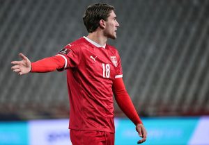 SITUACIJA SE SVE VIŠE KOMPLIKUJE: Priključio se još jedan tim u trku za Vlahovića!