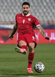 NAVIJAČI MILVOLA VREĐALI MITROVIĆA: Srpski napadač im nije ostao dužan! (VIDEO)