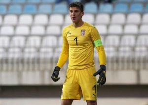 NESLAVAN DEBI STANKOVIĆEVOG SINA: Mladi golman je dobio crveni karton već u 10. minutu! (VIDEO)