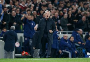 MURINJO DEBITUJE NA KLUPI ROME: ‘Miran sam! Ovo je moj 996. meč’