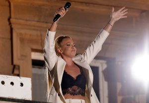 ‘ZAŠTO SELJANA NA DOČEKU!?’ Brutalne uvrede na račun naših sportista i izvođača!