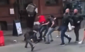 KAKO DERBI BEZ HAOSA: Navijači se gađali stolicama! (VIDEO)