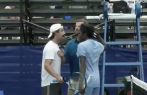 SKANDAL NA TURNIRU U VAŠINGTONU: Sudija sprečio tuču dvojice igrača, na vreme ih je razdvojio! (VIDEO)