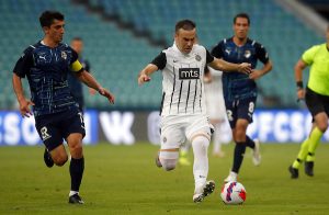 CRNO-BELI VODE NA POLUVREMENU: Golčina Natha sa 25 metara za Partizanovu radost! (VIDEO)