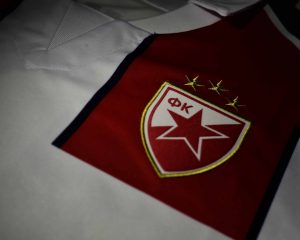 VELIKI DAN ZA CRVENO-BELE: Zvezda predstavila dresove za novu sezonu, Stankoviću se probudile emocije! (FOTO) (VIDEO)