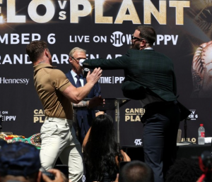 TUČA UOČI BOKS SPEKTAKLA: Amerikanac zadobio posekotinu na licu! (VIDEO)