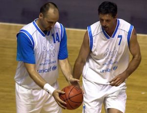 KUKOČ PRIMLJEN U KUĆU SLAVNIH: Džordan ga ispratio!