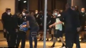 MESI GESTOM ODUŠEVIO SVET: Dečak krenuo ka njemu, a onda ga je zaustavilo obezbeđenje – potez Argentinca ostavio sve bez teksta! (VIDEO)