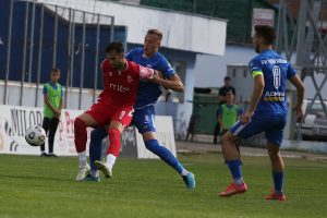 ŠKRBIĆ DONEO BOD NIŠLIJAMA: Radnički sa igračem manje izborio remi!