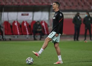 GEST KOJI JE DIRNUO RONALDA: Portugalac se zahvalio Kavaniju na „sedmici“!