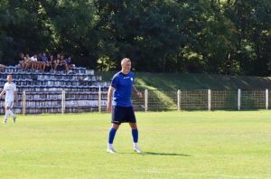 LJUDI SU TRLJALI OČI U NEVERICI: Čukarički igrao protiv tima iz treće lige, a protiv njih na terenu poznati Srbin ‘iz Italije’! (FOTO)