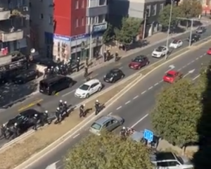 HAOS PRED POČETAK VEČITOG DERBIJA: Tuča navijača u Beogradu! (VIDEO)