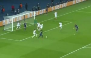 NI MESI, NI MBAPE, ALI NI NEJMAR: Idrisa Gej doneo rano vođstvo PSŽ-u u derbiju kola! (VIDEO)