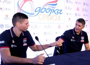 ‘UBEDITE SEBE, A 19. ĆEMO UBEDITI CEO SVET’: Dirljiv govor Radakovića pred start Evropskog prvenstva! (VIDEO)