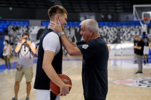 ‘DA SE VRATIMO NA POBEDNIČKI KOLOSEK’: Glas otkrio šta je njegov tim spremio za Megu, jedna stvar je posebno bitna! (VIDEO)