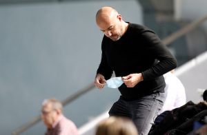 MI DOBIJAMO 25.000 EVRA, SRBI 70.000 – DA LI JE TO NORMALNO: Hrvatski selektor skrenuo pažnju na nagrade! (VIDEO)