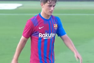 NEMILE SCENE U BARSELONI: Mladi fudbaler pogođen u glavi i prevezen u bolnicu!