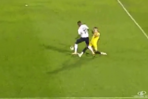 ‘GOLMANI NIKADA NE NAMEŠTAJU’: Navijači Zvezde ‘grme’ zbog gluposti golmana Metalca, Poledica se hitno oglasio pa stao na njegovu stranu!