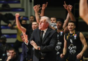 E TO JE ŽELJKO OBRADOVIĆ: Uprkos ubedljivoj pobedi, ‘Žoc’ ima šta da zameri svojim igračima!