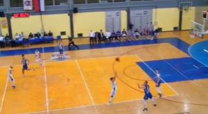 U STILU DUŠANA KECMANA: Koš momka koji nastupa za Partizanovu filijalu oduševio sve! (VIDEO)