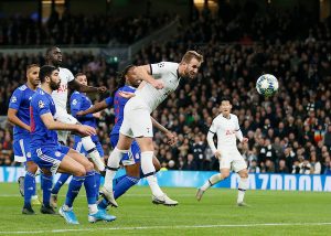 KEJN I SON PODSETILI NA PROŠLU SEZONU: Džondžo Šelvi ušao u igru, pa za pet minuta zaradio crveni! (VIDEO)