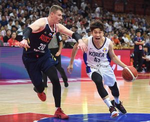 VORONCEVIČ I HEZONJA ‘SKINULI KRUNU KRALJU’: Ertel greškama u finišu pomogao domaćinu! (VIDEO)