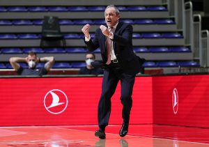 ‘VELIKI TRIJUMF PROTIV VEOMA OPASNOG TIMA’: Delije će se obradovati kada čuju ove reči – za razliku od Radonjića, Mesina je pohvalio crveno-bele!