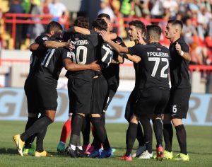 NAVIJAČI ZVEZDE LJUTI ZBOG PONOVLJENOG PENALA: „Nek ga šutne još jednom, smejurija, sviraj im dok ne pogode“! (KOMENTARI) (VIDEO)