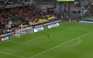 BOMBA SENT ETJENA SA 60 METARA: Ovo će sigurno konkurisati za pogodak sezone – svi su bili u neverici! (VIDEO)