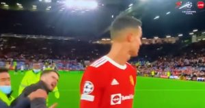 HAOS NAKON UTAKMICE, NAVIJAČ JURIO RONALDA: Povukao ga je za dres, ali onda su reagovali redari! (VIDEO)