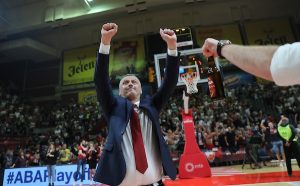 OSLABLJENA ZVEZDA ŽELI DA ‘SRUŠI’ ŽALGIRIS: Radonjić bez trojice bitnih košarkaša, za navijače ima jednu molbu!