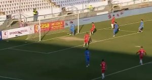 DA LI JE OVO ČIST PRIMER NAMEŠTALJKE?: Rumunija ‘na nogama’ zbog ove utakmice, pogledajte šta je uradio ovaj igrač kome se smeje ceo svet! (VIDEO)