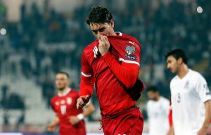 ‘PREDODREĐEN JE DA IMA VELIKU KARIJERU’: Trener oduševljen Vlahovićem!