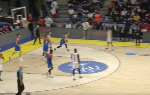 OVO SE NE VIĐA SVAKI DAN: Baš kao Kecman, Šehović ‘lansirao’ loptu preko celog terena – i pogodio! (VIDEO)