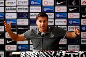 STANOJEVIĆ SE IZVINJAVAO NA KONFERENCIJI NAKON MEČA: Nemojte da mi spinujete molim vas, posle sam se ispravio! (VIDEO)