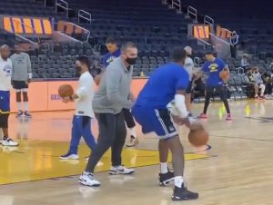 PA GDE ĆEŠ NA MILOJEVIĆA: Deki ‘školovao’ centra Golden Stejta, dok su se svi smejali! (VIDEO)