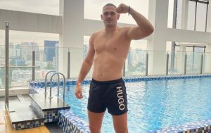 KOLENOM U GLAVU: Brutalan nokaut srpskog borca! (VIDEO)