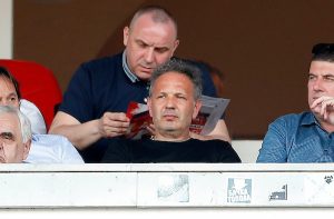 SINIŠA MIHAJLOVIĆ DOBIO UNUKU, PA PONOVO BESNEO ZBOG SUDIJA: Nismo mi školarci pa da nas ućutkuju!