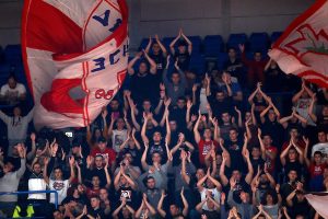 POSEBNA PORUKA DELIJA ZA SRPSKI NAROD NA KIM: Pogledajte šta su im poručili crveno-beli! (FOTO)