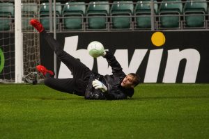 PARTIZAN U VELIKOM PROBLEMU: Flora vodi, Grobari ljuti! (VIDEO)