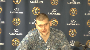 ‘BRATE, IGRAO SAM U SRBIJI’: Jokića nasmejalo pitanje o zvižducima u Majamiju, otkrio da li se čuo sa Morisom! (VIDEO)